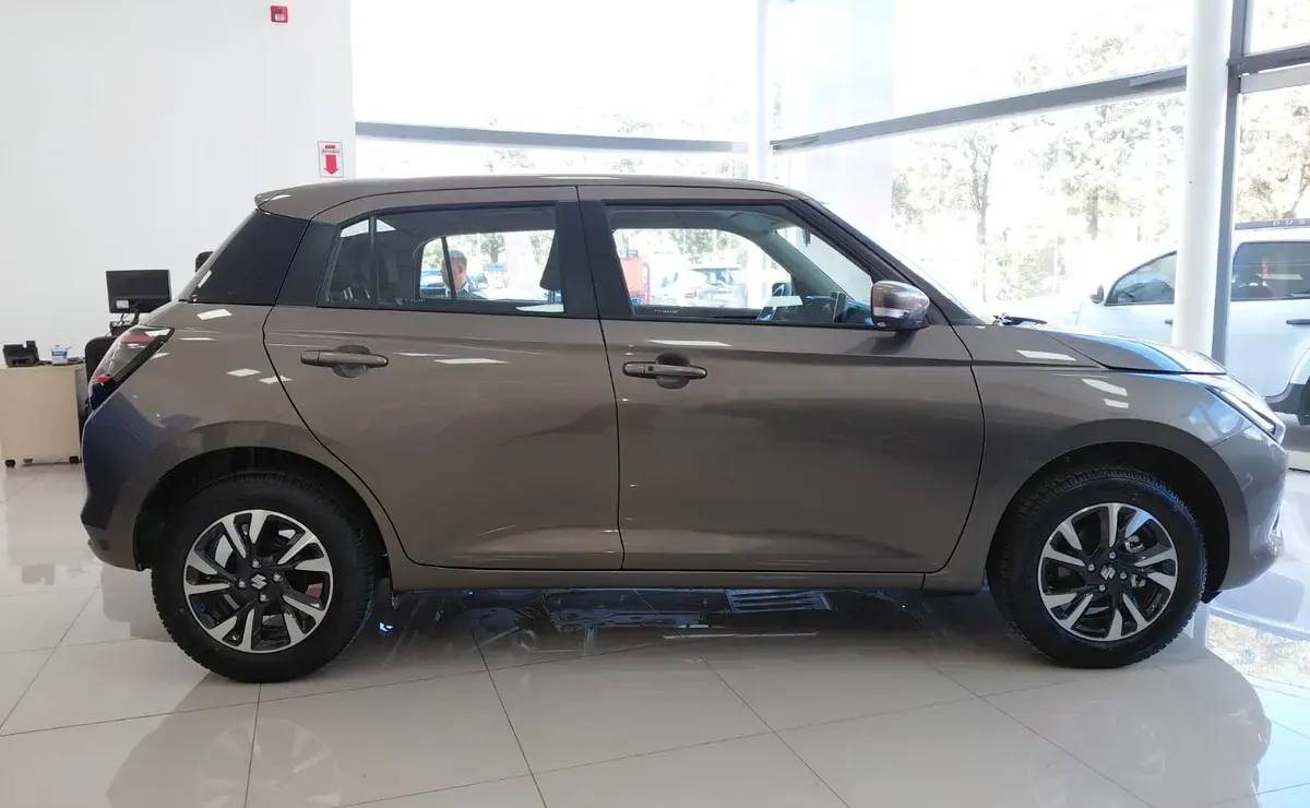 Hatchback Suzuki Swift Hybrid perfil