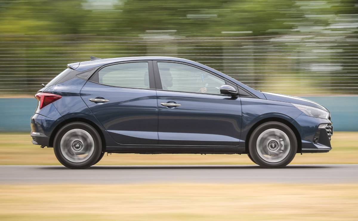 Hyundai HB20 accion perfil 1