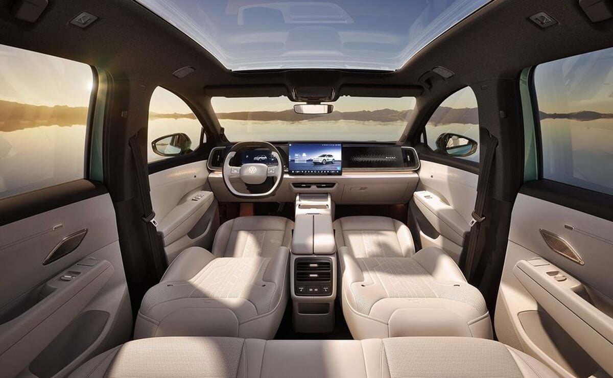 ID. AURA T6 interior