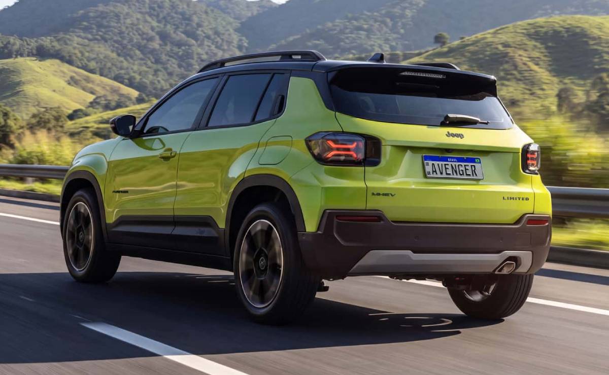 Jeep Avenger 2027 Limited trasera accion