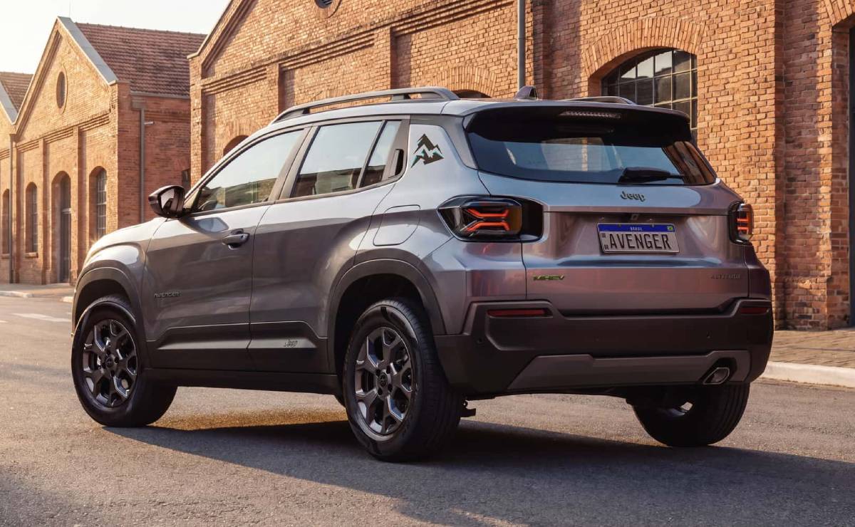 Jeep Avenger Altitude trasera