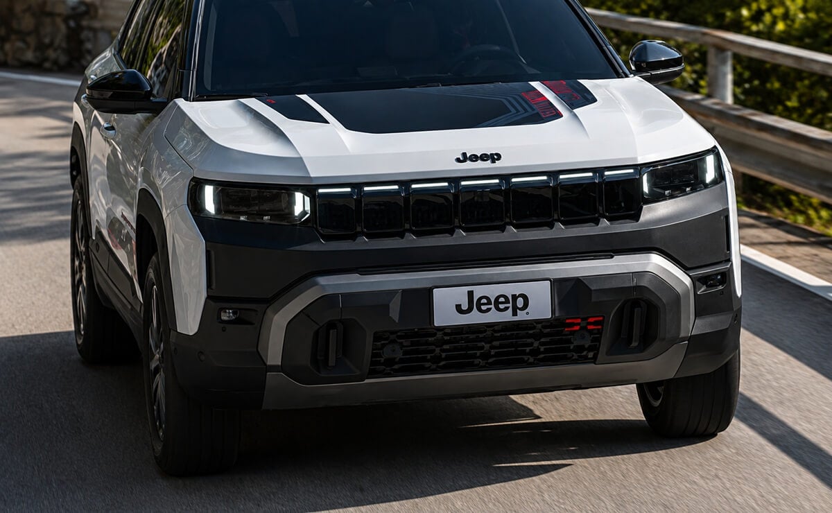 Jeep lanzó un nuevo Compass con 375 CV y más para superar a Toyota Corolla Cross 1 Jeep Compass 4xe, la nueva versión eléctrica del C-SUV