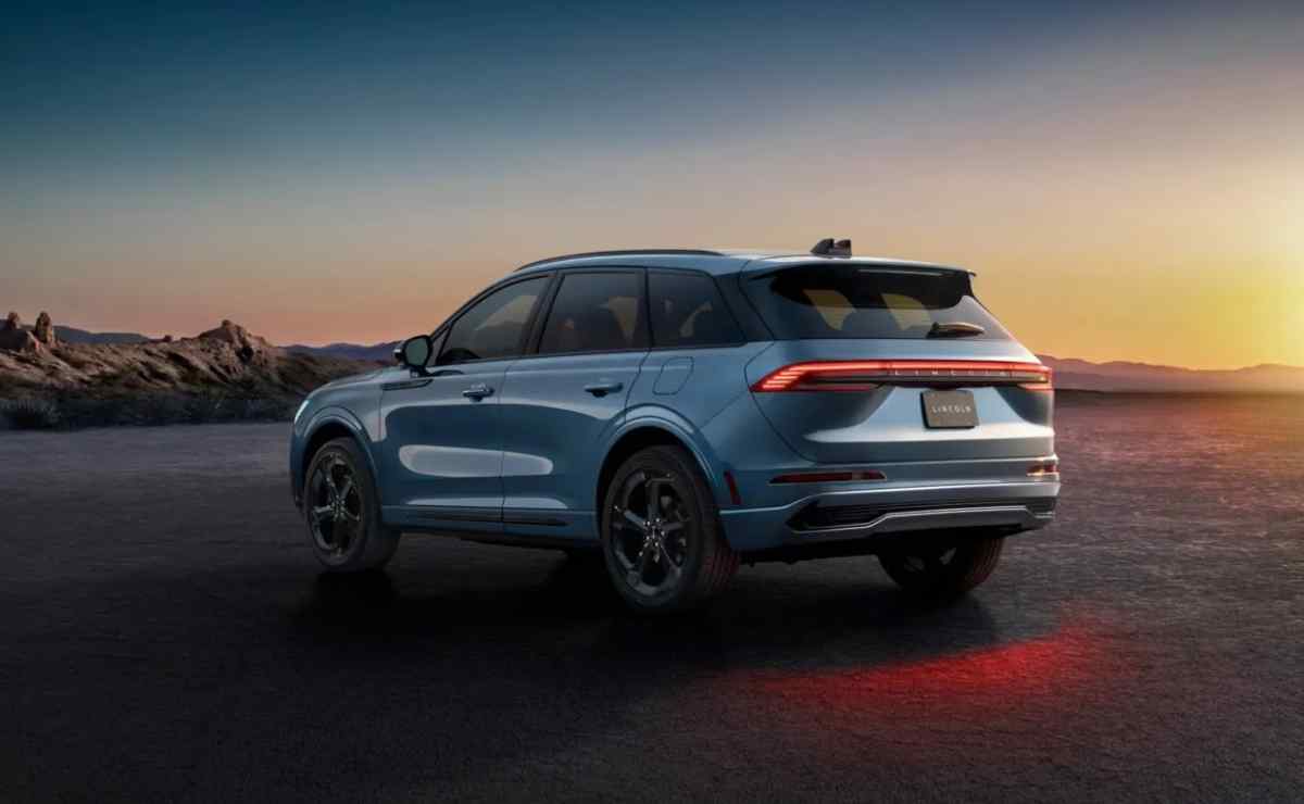 Lincoln Corsair 2027 5