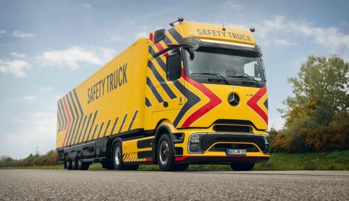 Iniciativa de Mercedes-Benz y otra marca