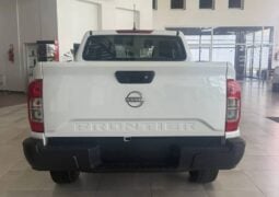 Nissan Frontier S 4x2 MT cola