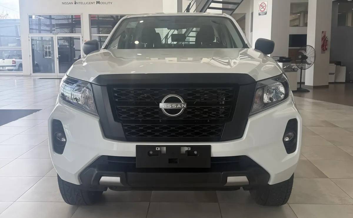 Nissan Frontier S 4x2 MT trompa