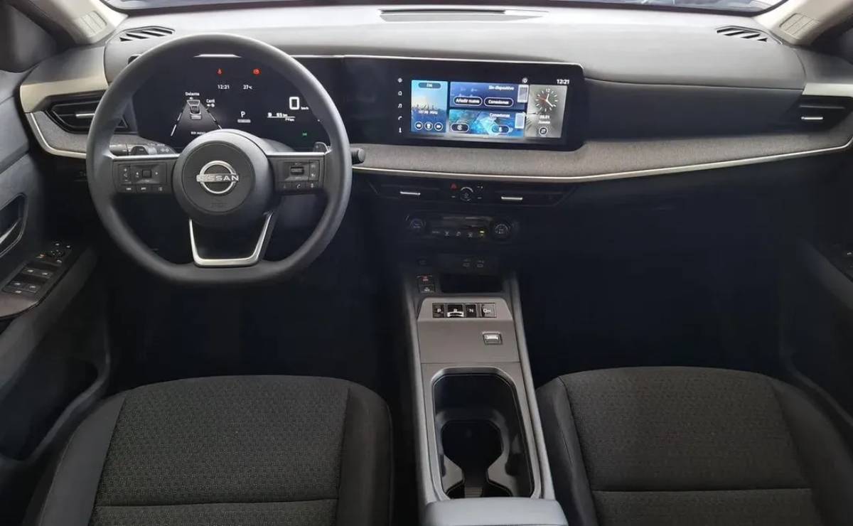 Nissan Kicks Sense interior 2