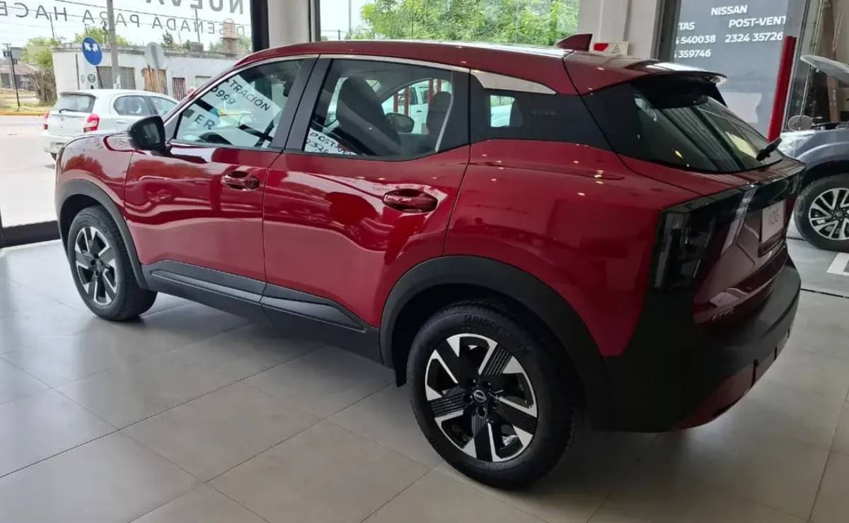 Nissan Kicks Sense trasera 2