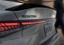 Nissan Sentra 2027 Midnight Edition trasera