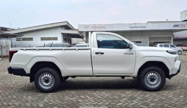 Nueva Toyota Hilux cabina simple perfil 1