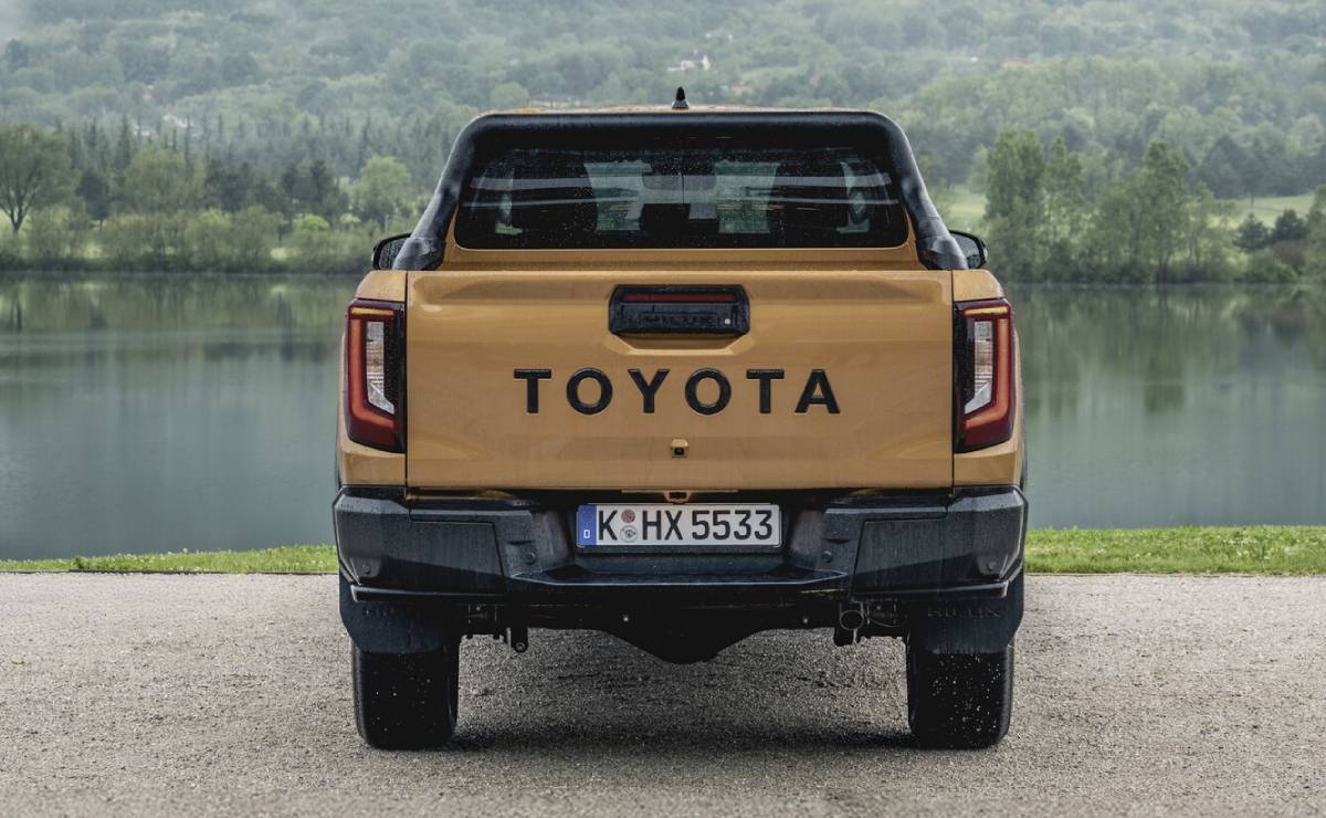 La nueva Toyota Hilux llega a la región y ya tiene precios: ¿seguirá siendo la pick up más vendida? 5 Nueva Toyota Hilux cola