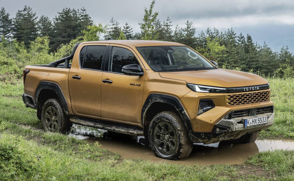 La nueva Toyota Hilux llega a la región y ya tiene precios: ¿seguirá siendo la pick up más vendida? 3 Nueva Toyota Hilux frente 3