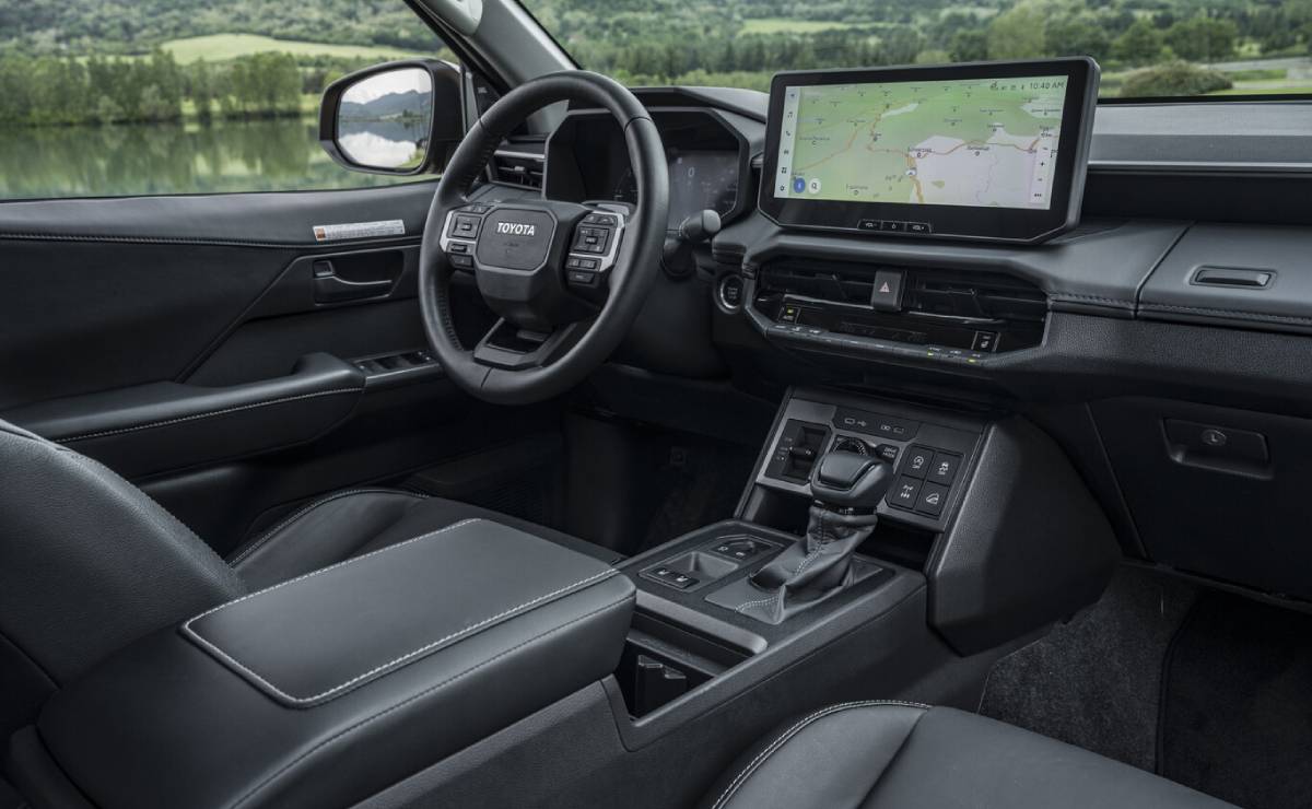 La nueva Toyota Hilux llega a la región y ya tiene precios: ¿seguirá siendo la pick up más vendida? 7 Nueva Toyota Hilux interior 3