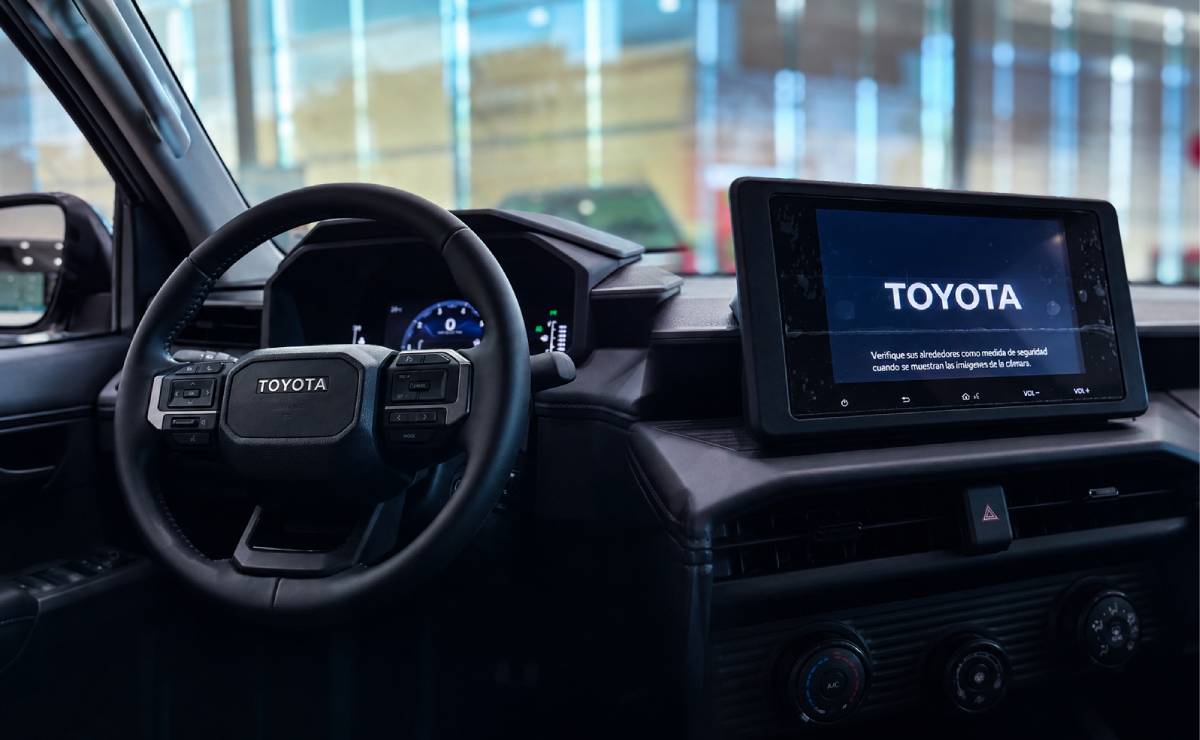 Nueva Toyota Hilux interior 4