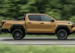 Nueva Toyota Hilux perfil accion