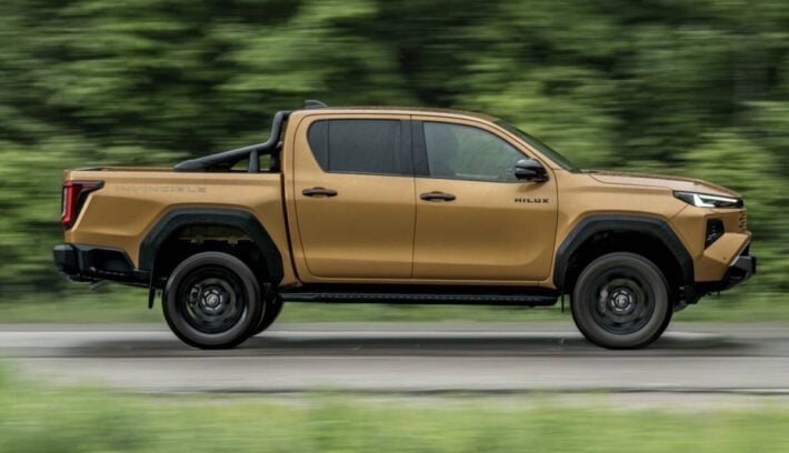 Nueva Toyota Hilux perfil accion