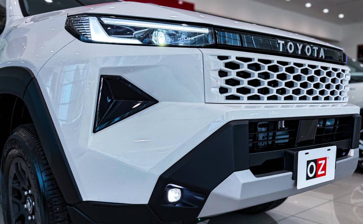 Nueva Toyota Hilux trompa teaser