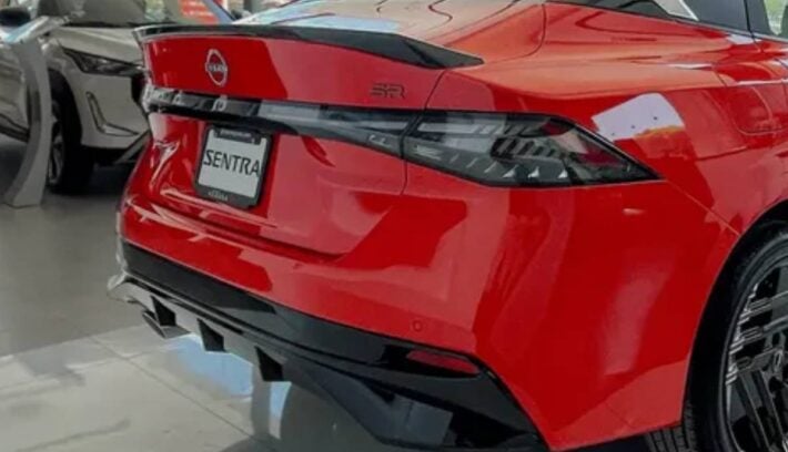 Nuevo Nissan Sentra cola 2
