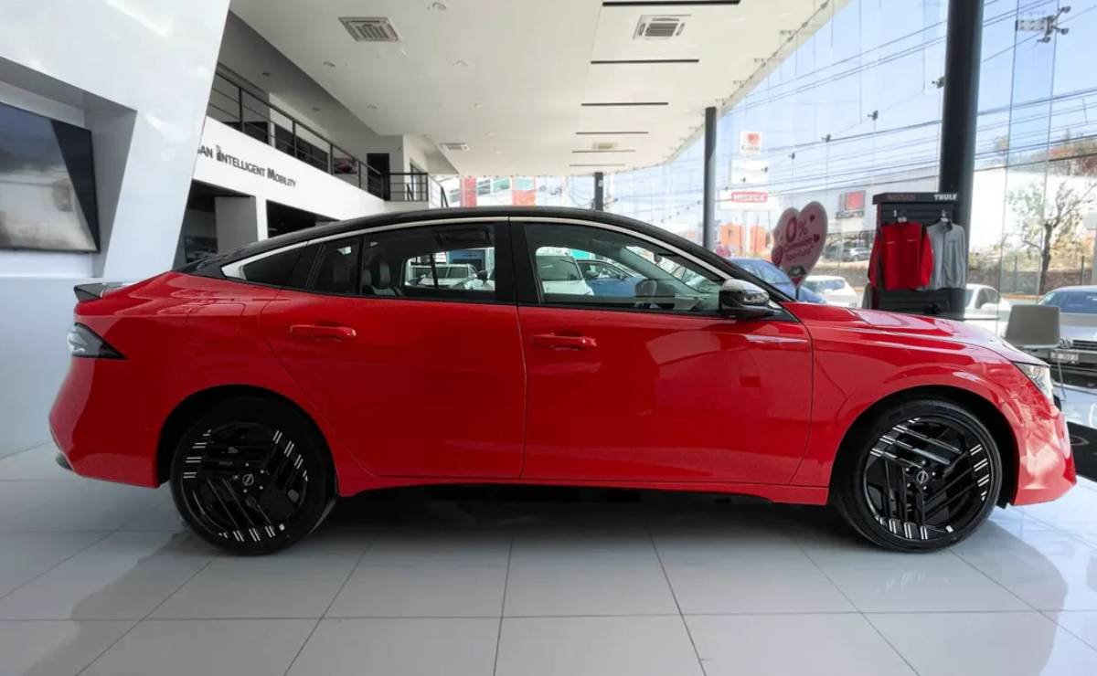 El nuevo Nissan Sentra se actualiza con diseño deportivo y más equipamiento para enfrentar al Toyota Corolla 5 Nuevo Nissan Sentra perfil 5