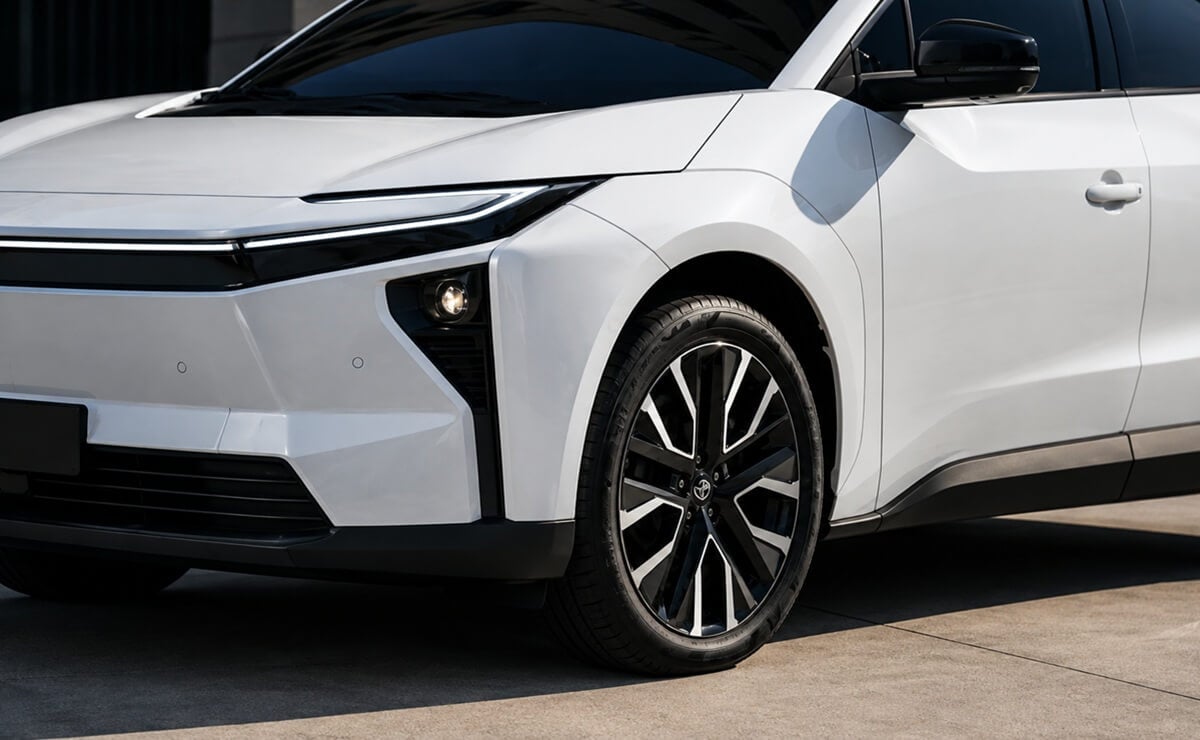 El renovado SUV de Toyota que supera a Corolla Cross, tiene 221 CV y suma nuevas versiones 1 Toyota bZ7 2027, el renovado SUV