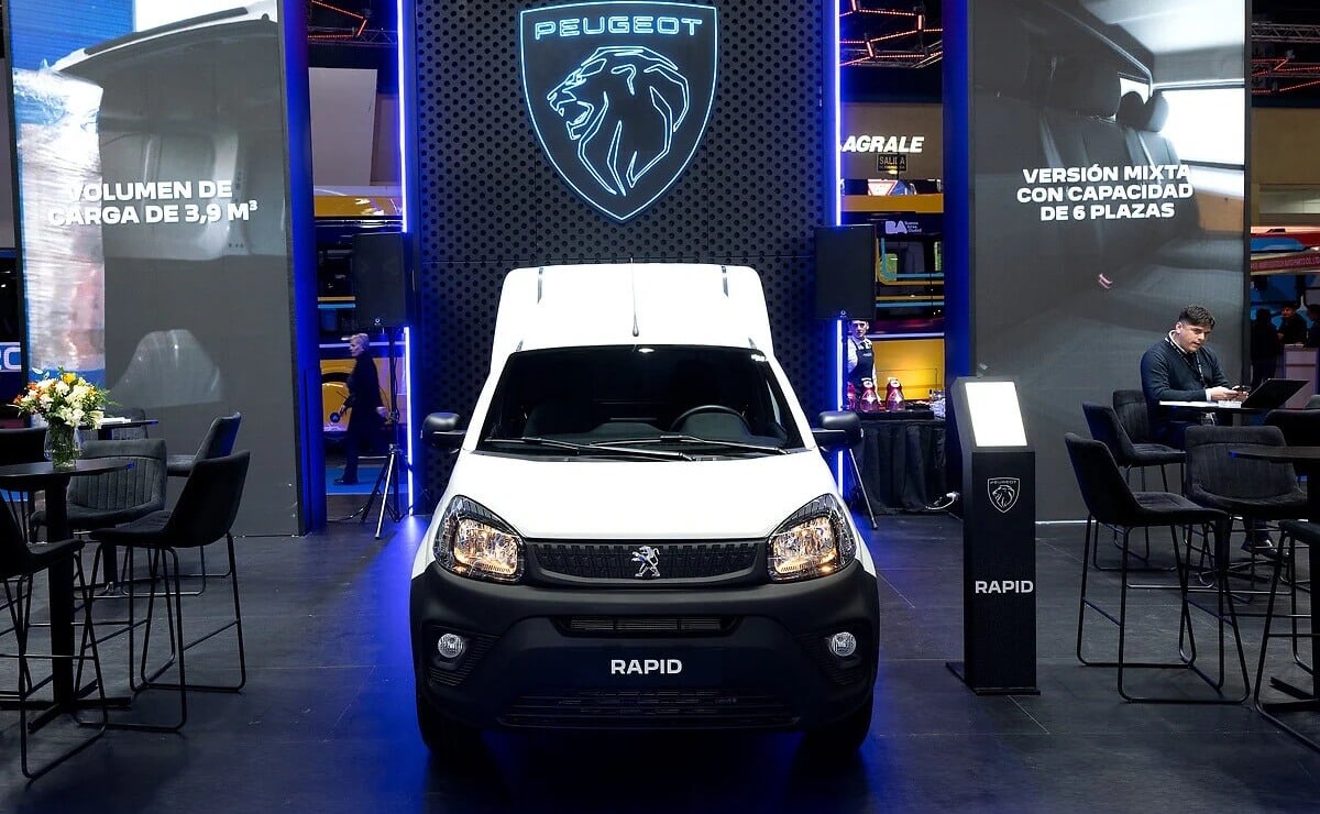 Continúa la ofensiva de utilitarios livianos de Stellantis en Expotransporte 2026 3 Peugeot Rapid
