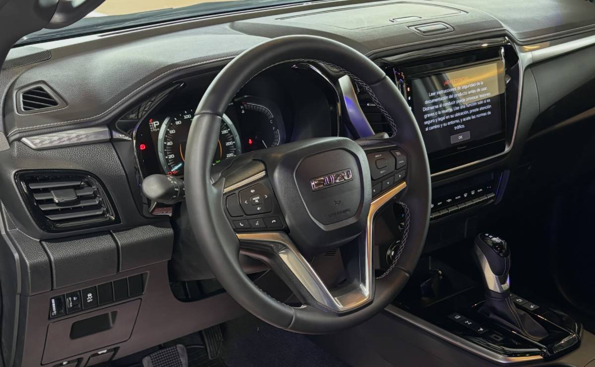Pick up Isuzu D Max LS interior