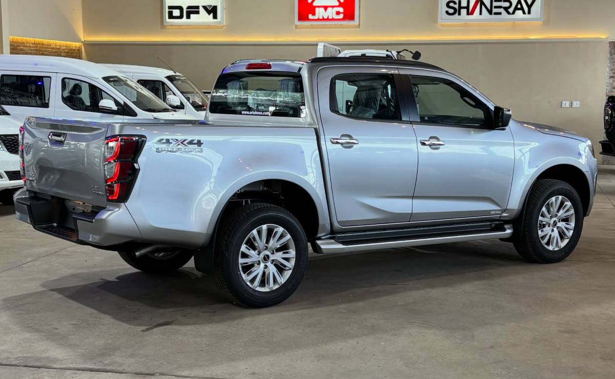 Pick up Isuzu D Max LS trasera