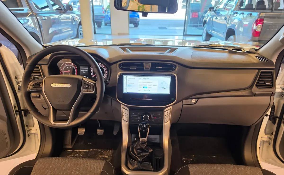 Pick up Maxus T60 interior 2