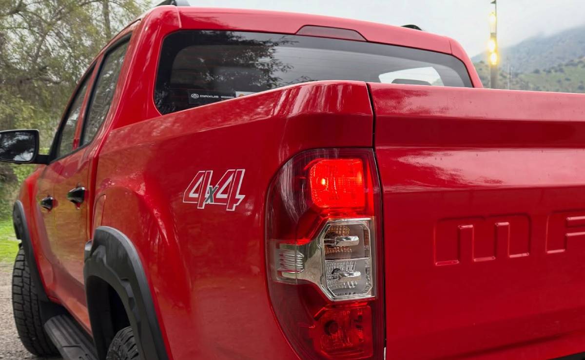 Llegó una nueva pick up a la región con 221 CV para competir contra Toyota Hilux y Ford Ranger 1 Pick up Maxus T70 teaser