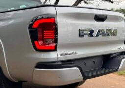 RAM Dakota Bighorn caja