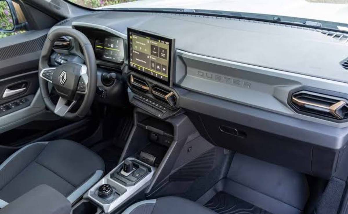 Renault Duster Hibrida interior