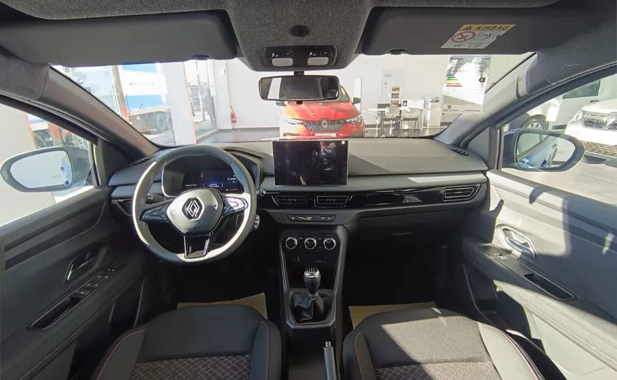 Renault Kardian Evolution 156 MT interior