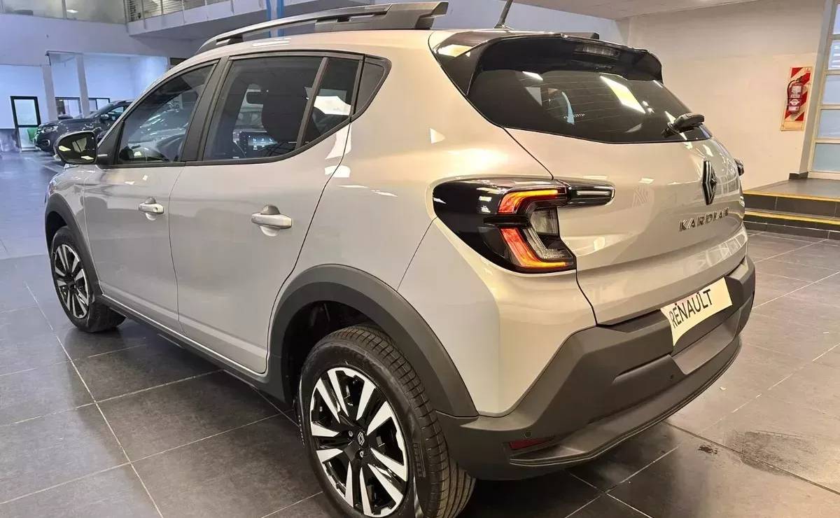 Renault Kardian Evolution 156 MT trasera