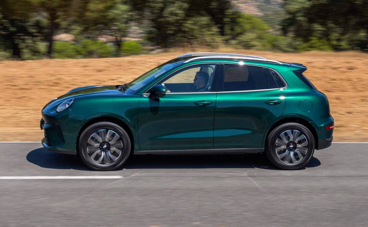 Cuesta menos de 31.000 dólares y tiene 223 CV: ya se vende un nuevo SUV híbrido rival de Toyota Corolla Cross 6 SUV GWM ORA 5 HEV ACCION