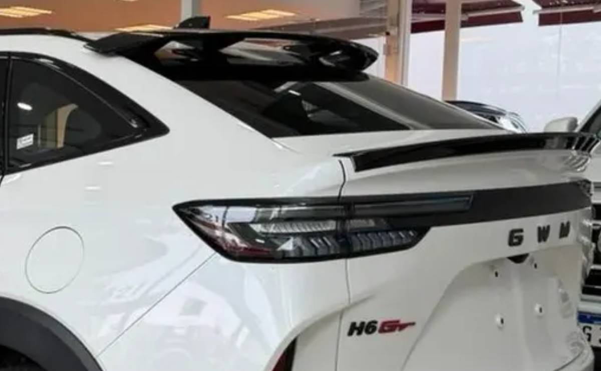 SUV Haval H6 GT teaser