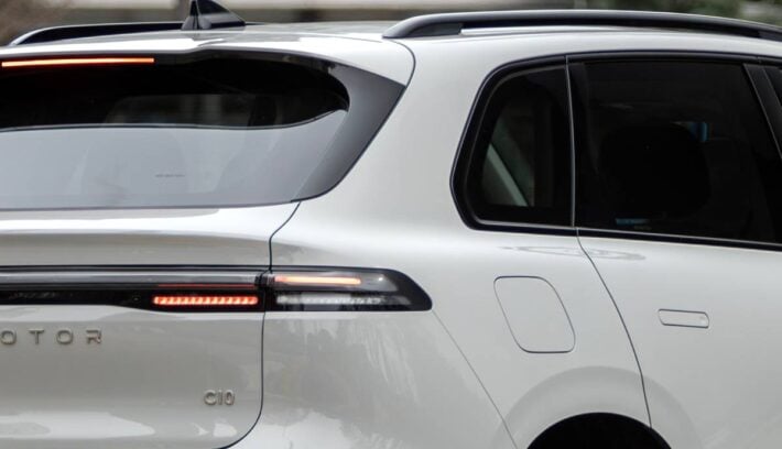 SUV Leapmotor C10 teaser