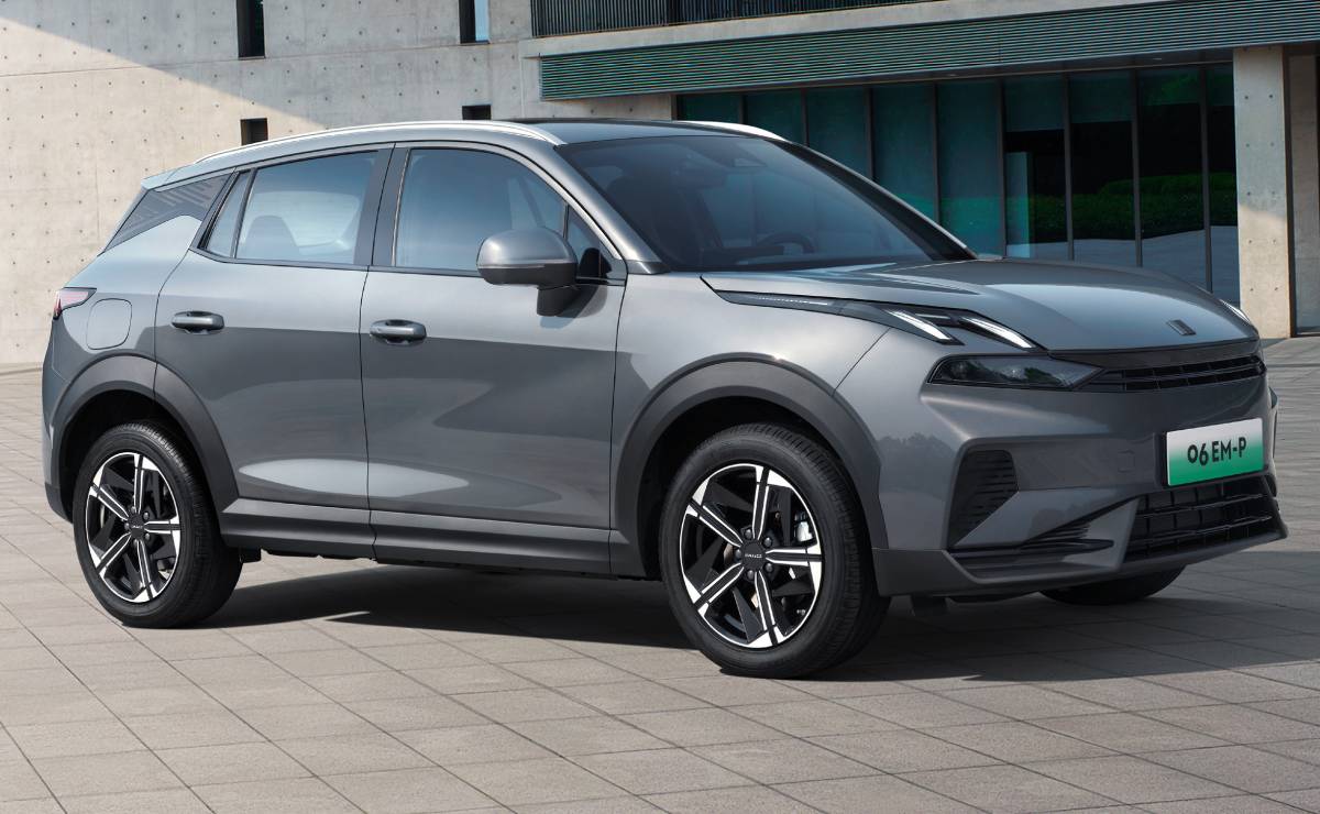 Llegó un nuevo SUV híbrido con precio competitivo y 299 CV que busca desafiar a Ford Territory 3 SUV Lynk Co 06 frente