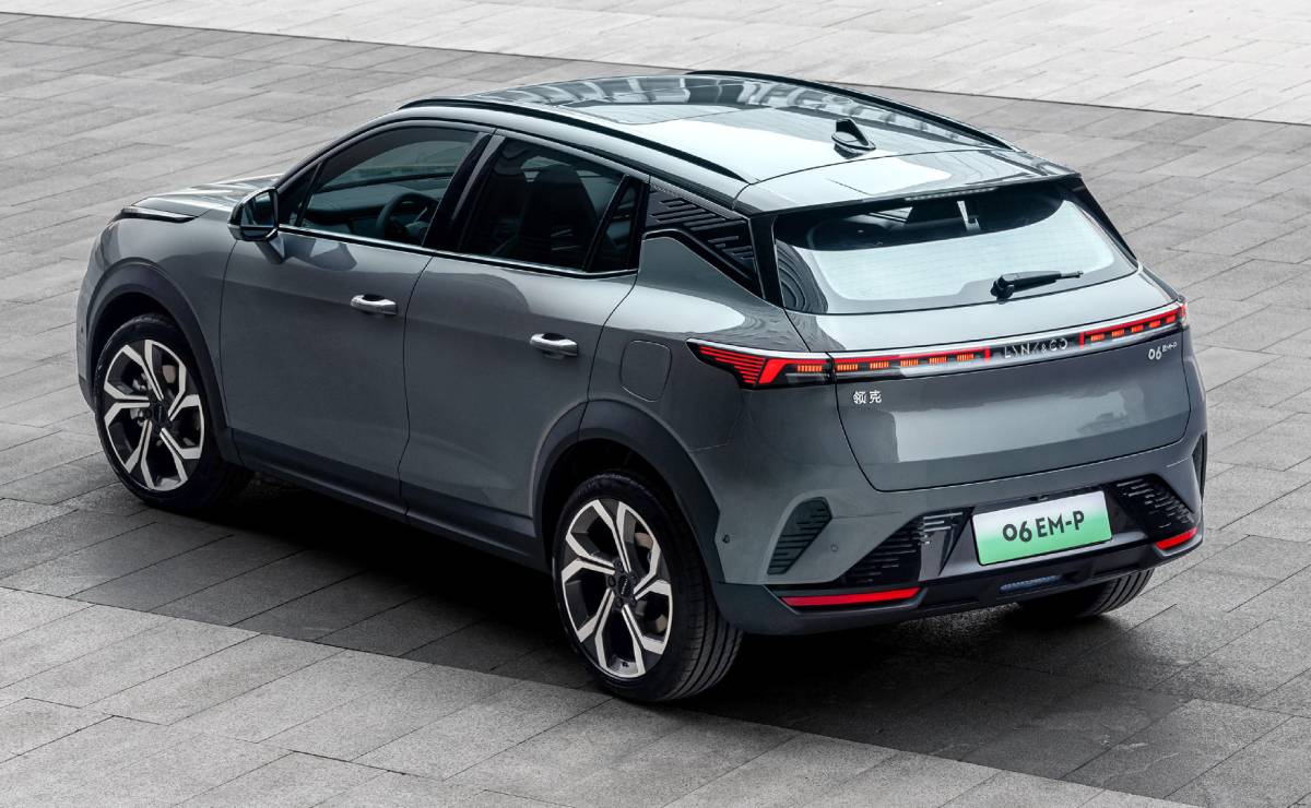 Llegó un nuevo SUV híbrido con precio competitivo y 299 CV que busca desafiar a Ford Territory 6 SUV Lynk Co 06 trasera