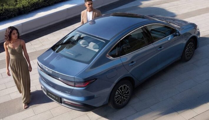 Sedan BYD Seal 5 DM i trasera