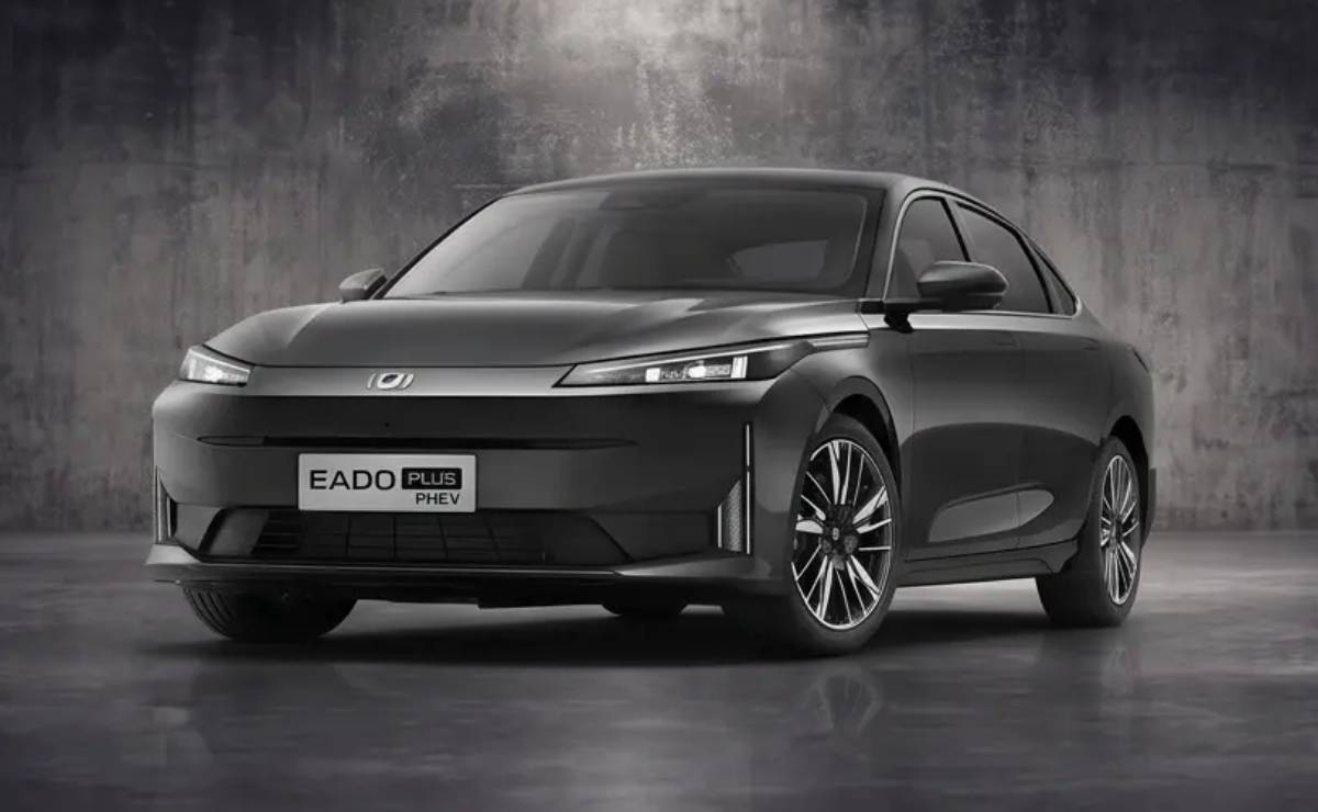 Sedan Changan Eado Plus frente
