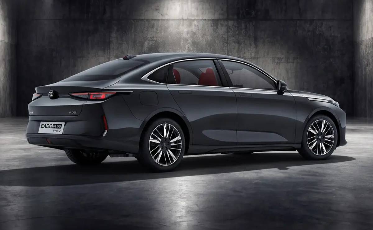 Sedan Changan Eado Plus trasera