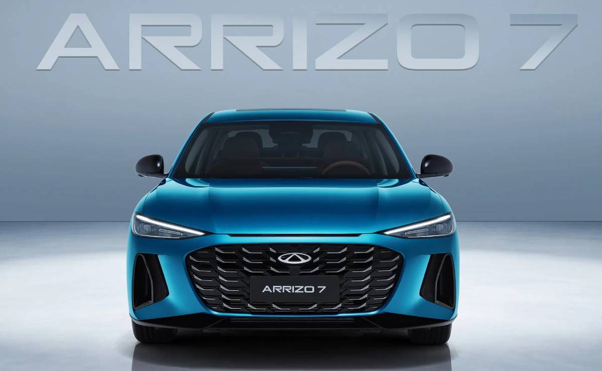 Sedan Chery Arrizo 7 trompa