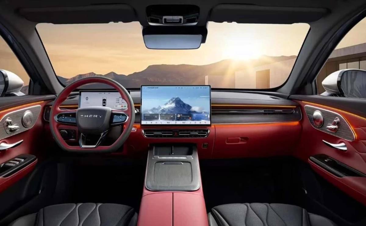 Sedan Chery Arrizo 8 2027 interior