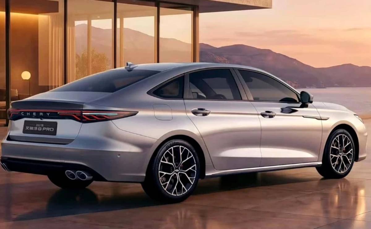 Sedan Chery Arrizo 8 2027 trasera