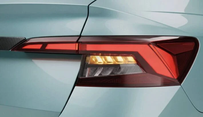 Sedan Skoda Slavia teaser