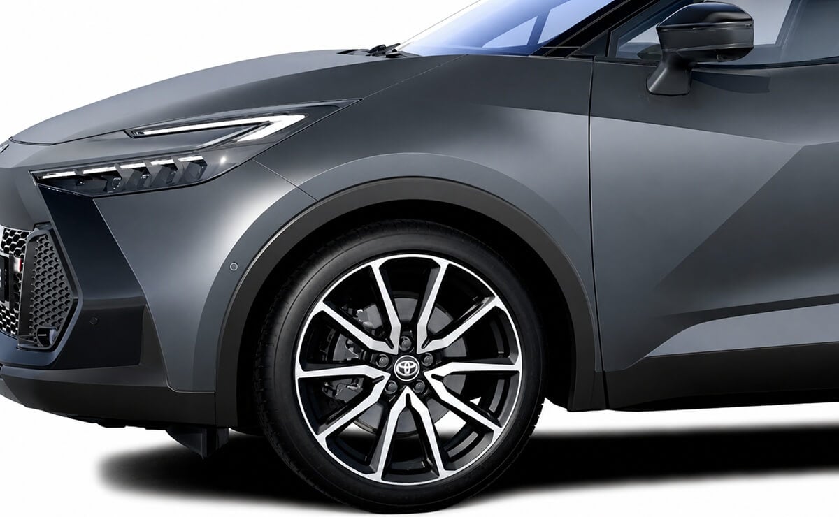 Más compacto que Corolla Cross, pero mucho más potente: Toyota lanzó una nueva versión de un SUV 1 Toyota C-HR BEV, la nueva versión del SUV