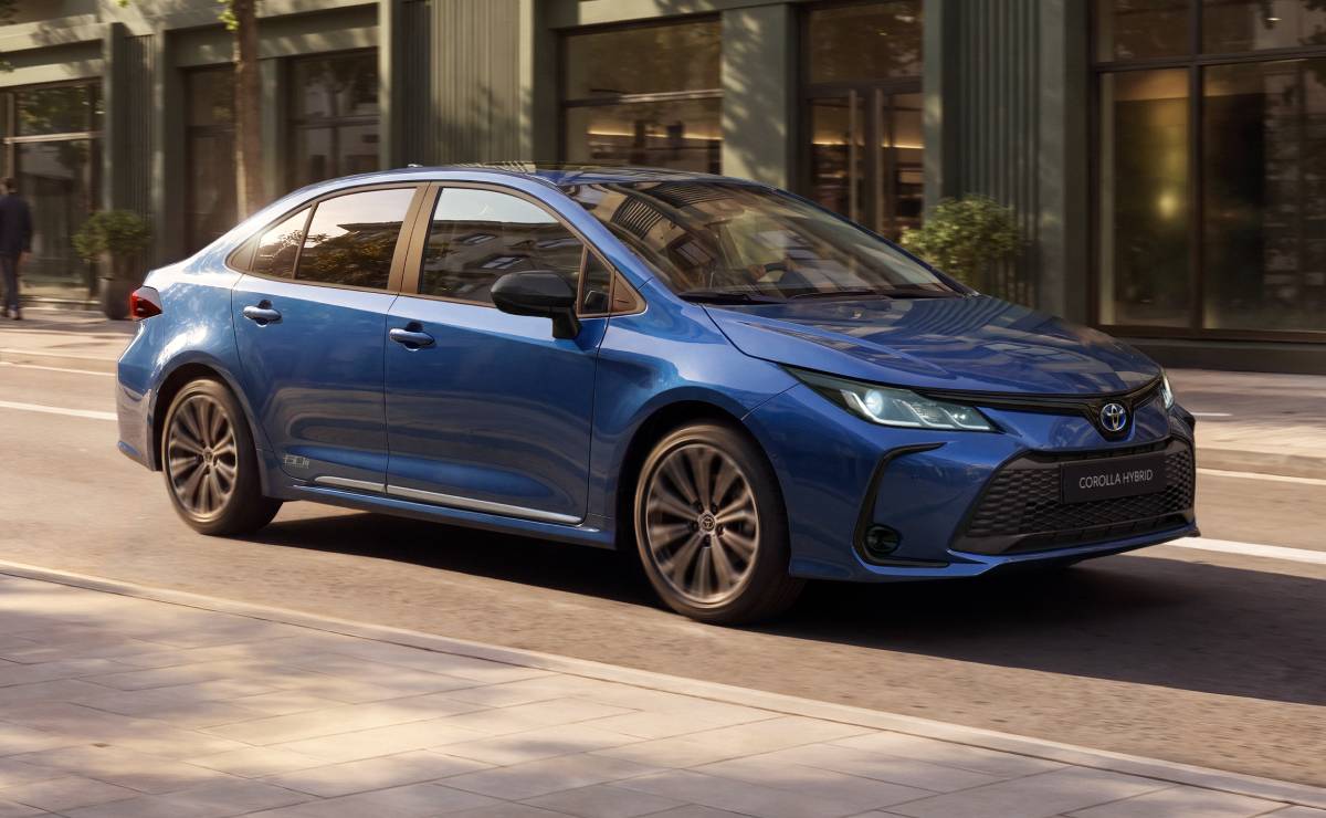 Toyota Corolla 60th Anniversary accion 1