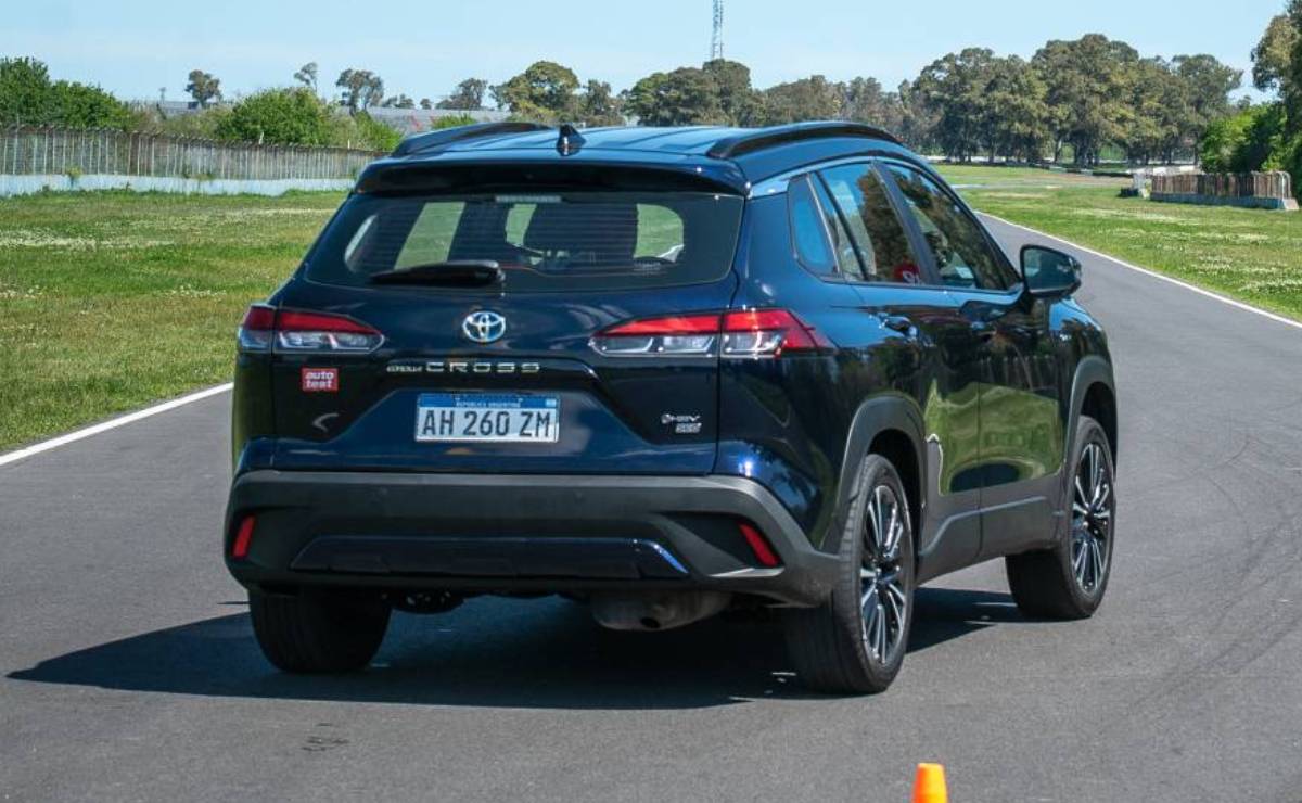 Toyota Corolla Cross trasera