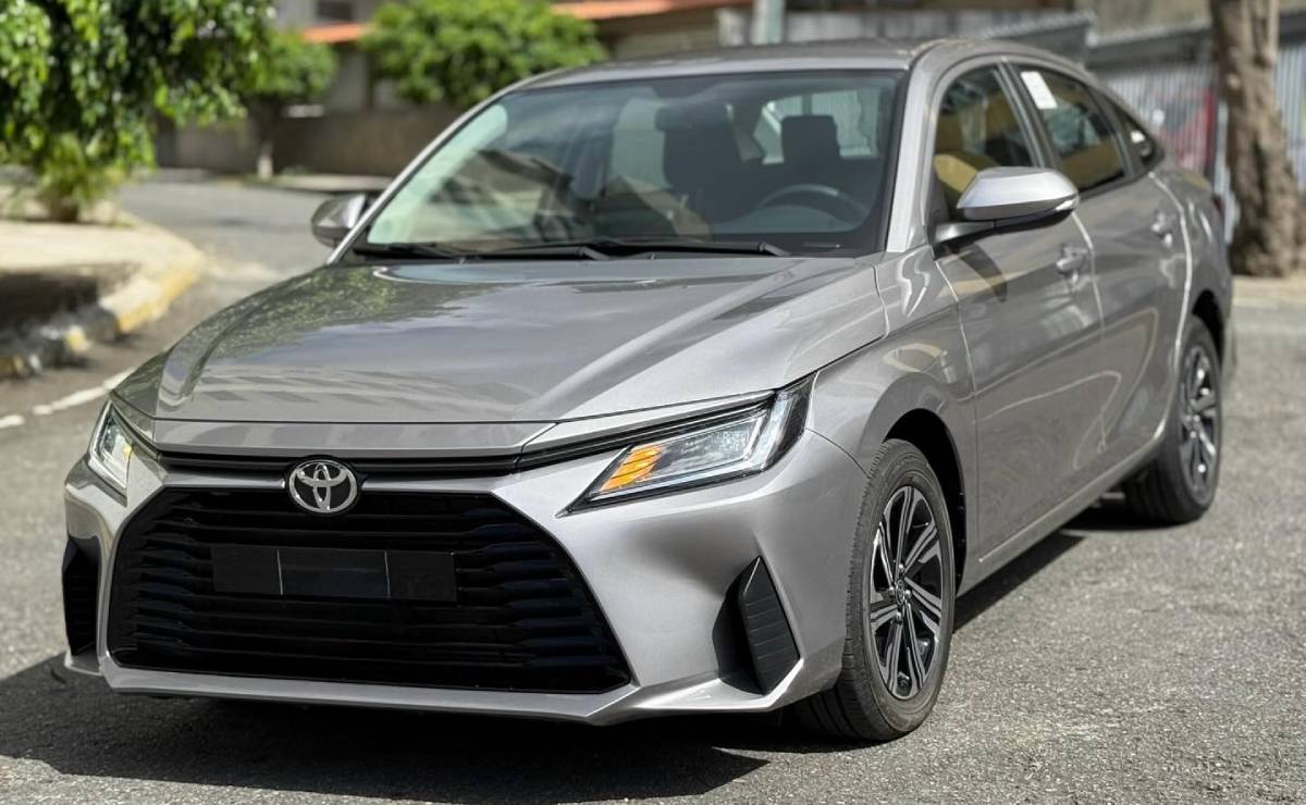 Más barato que Corolla: así es el sedán de Toyota que se vende en la región 3 Toyota Yaris sedan frente 1