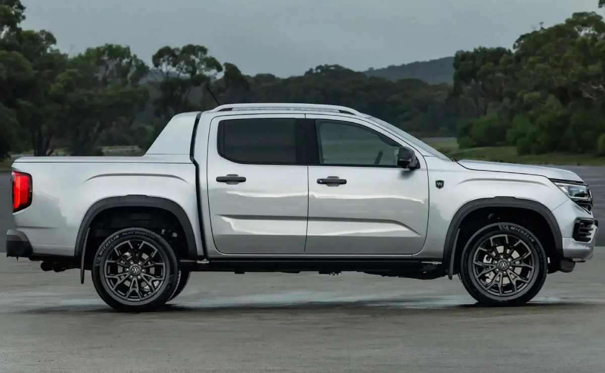 Volkswagen Amarok W600 pick up 2